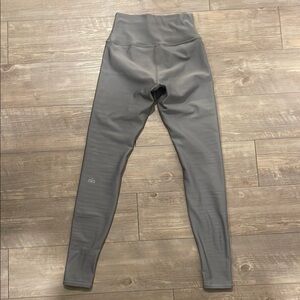 Alo Yoga High-Waist Leggings - Gray airlift size S